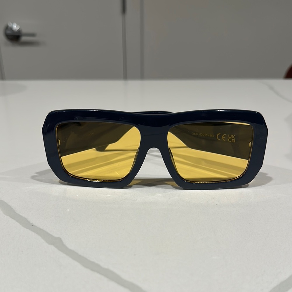 Chic Blue Frame Sunglasses